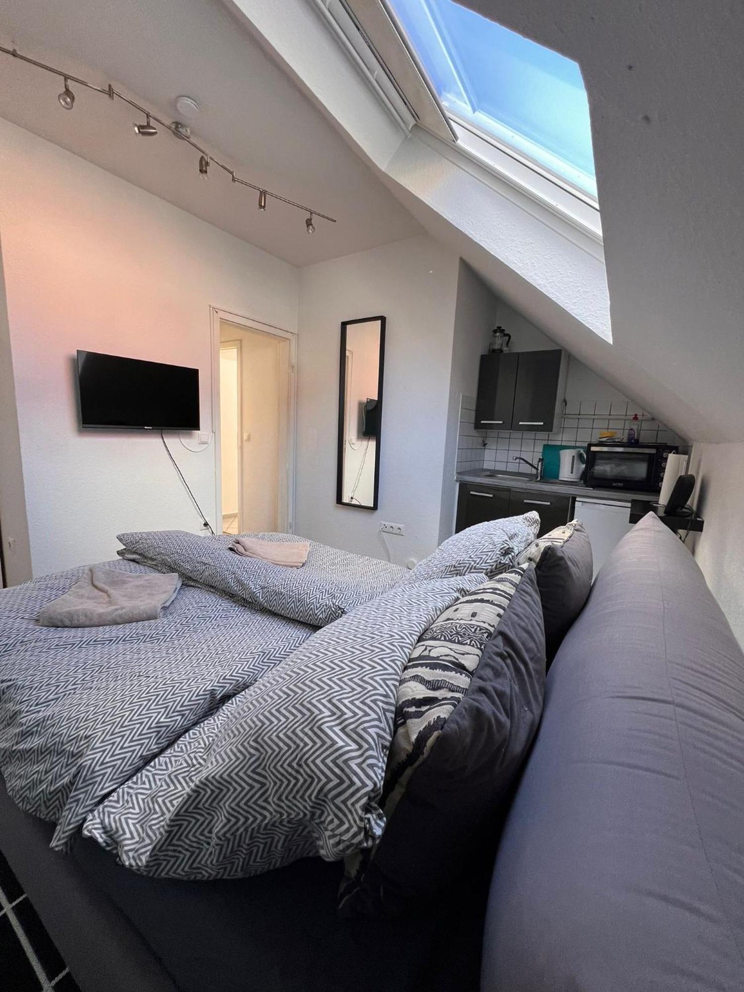 Apartment 1,2,3 *